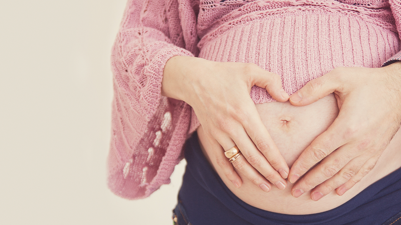 Почему важно сохранять позитивный настрой перед родами?